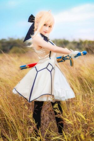 Fate/Grand Order Artoria Pendragon Saber Lily Cosplay Costume